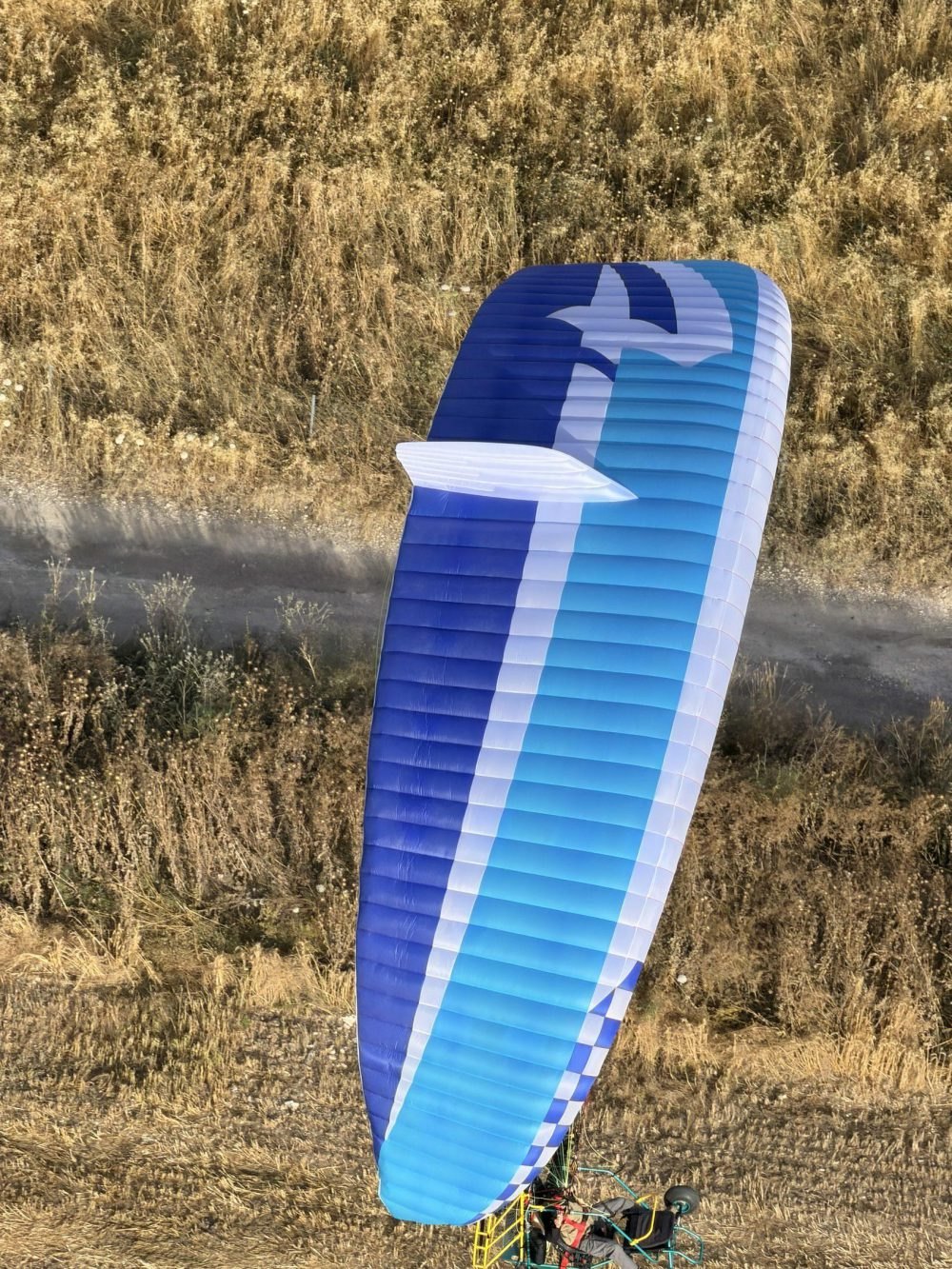 APCO F3 Bi MKII – paramotor wing by APCO Aviation in flight (image 2)
