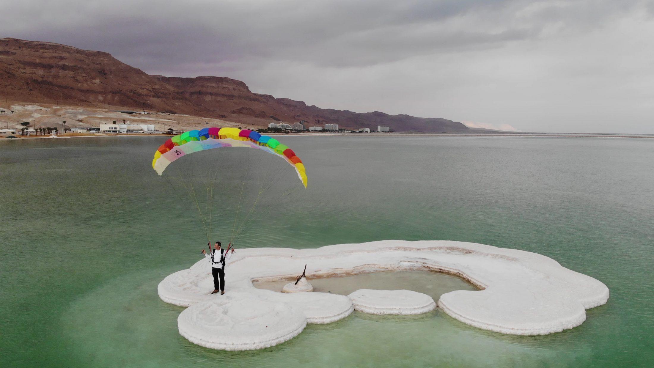 APCO Adama – paraglider by APCO Aviation in flight (image 3)