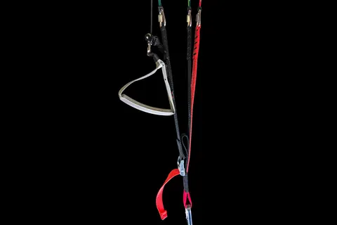 APCO Adama – paraglider by APCO Aviation in flight (image 12)