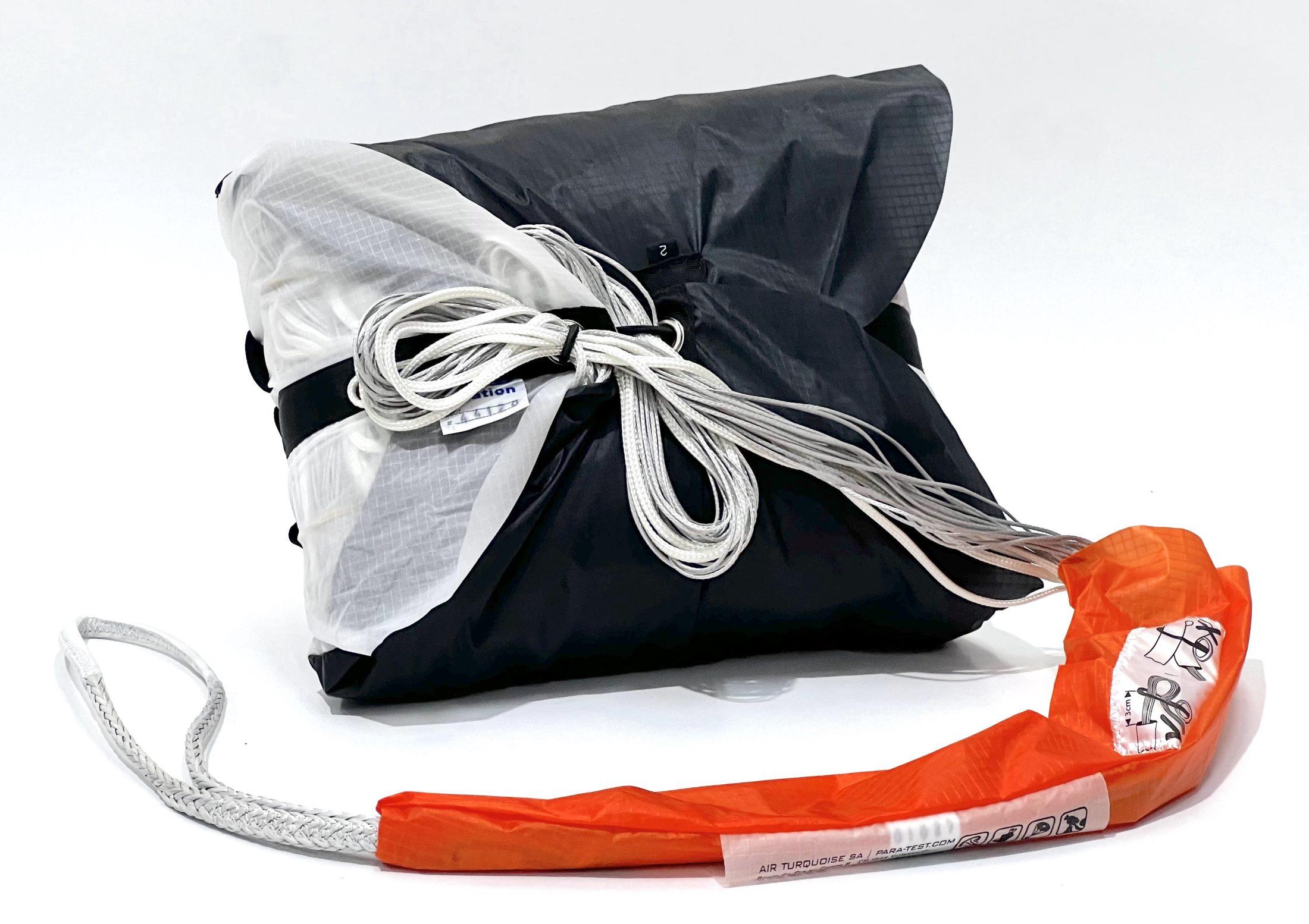 APCO Mayday Square 140 – rescue parachute by APCO Aviation (image 4)