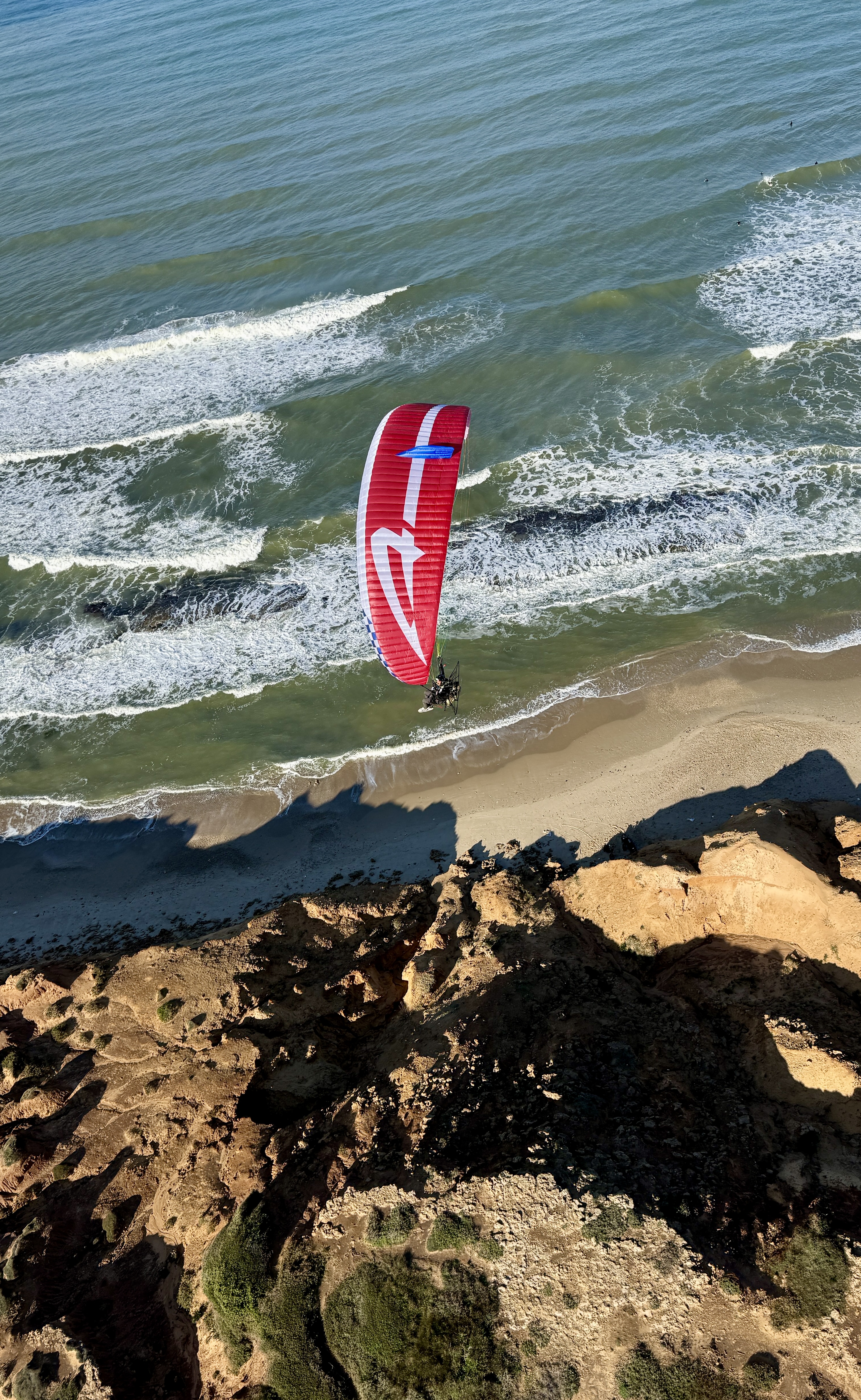APCO F1 MKII – aile de paramoteur d'APCO Aviation en vol (image 9)