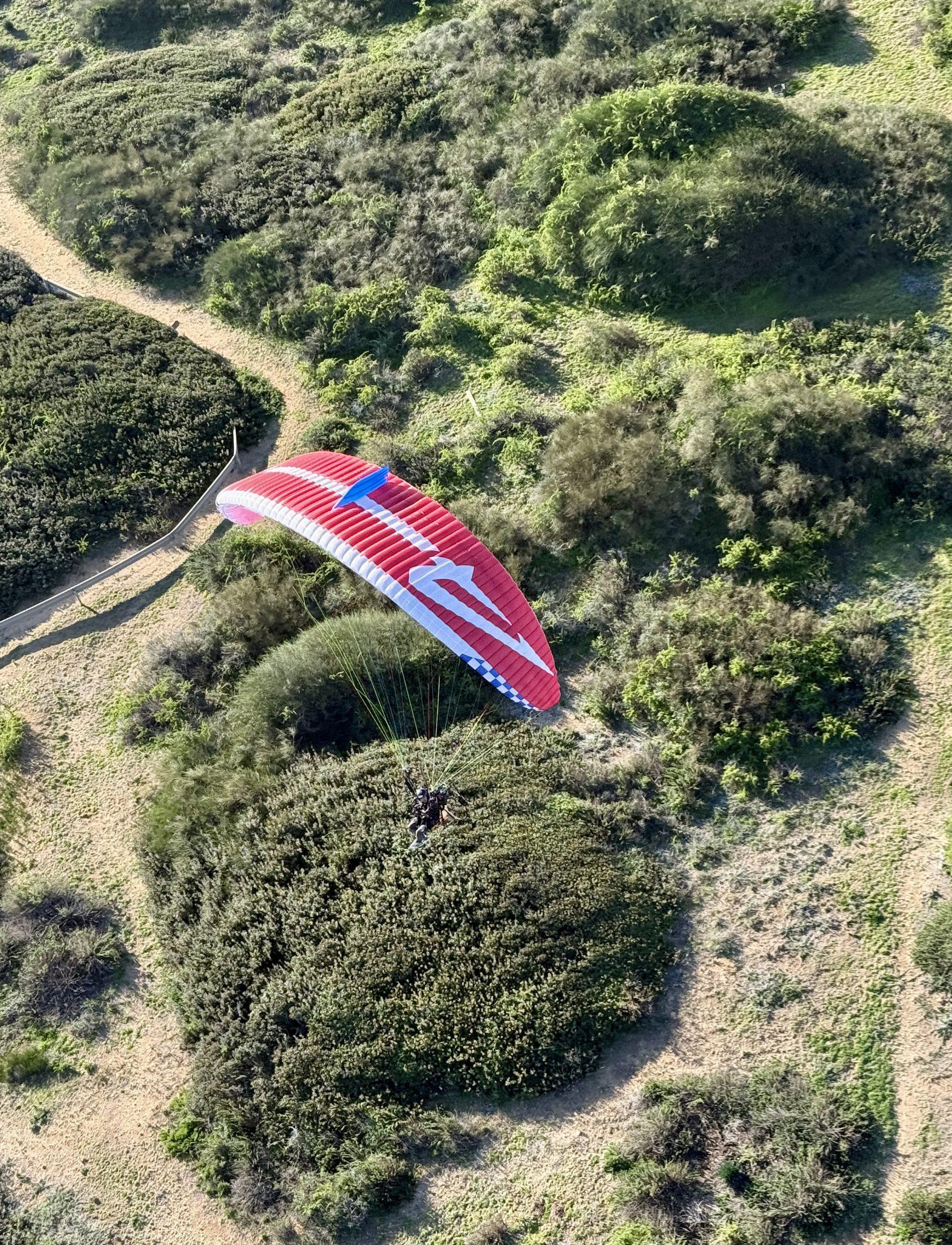 APCO F1 MKII – aile de paramoteur d'APCO Aviation en vol (image 8)