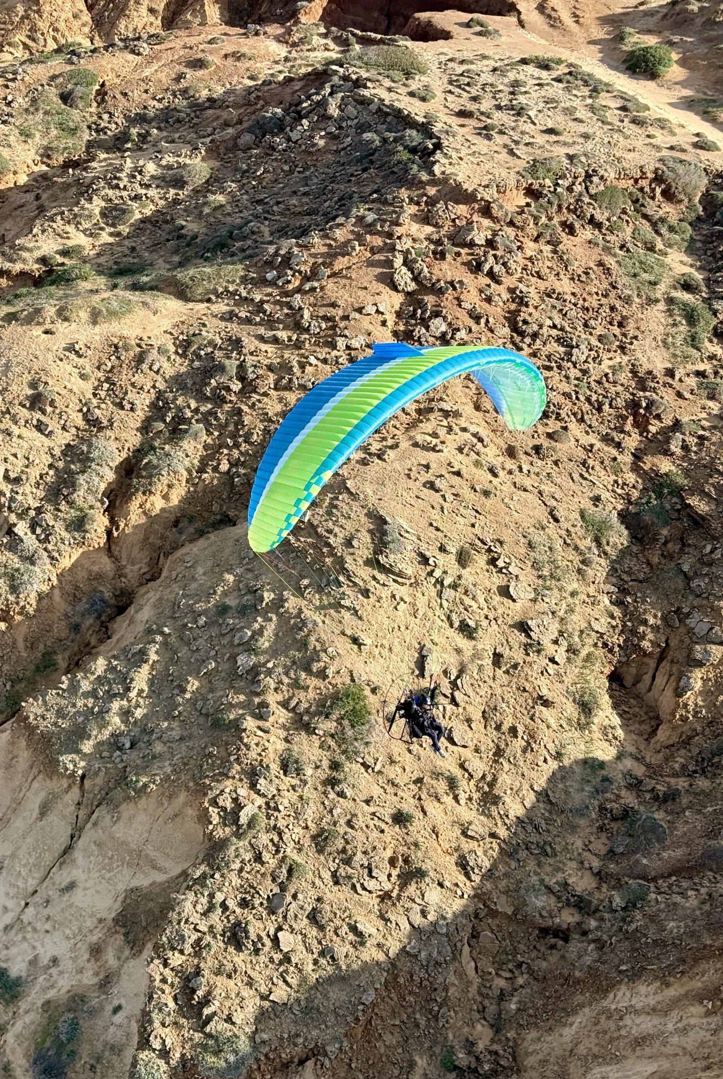APCO F1 MKII – aile de paramoteur d'APCO Aviation en vol (image 3)