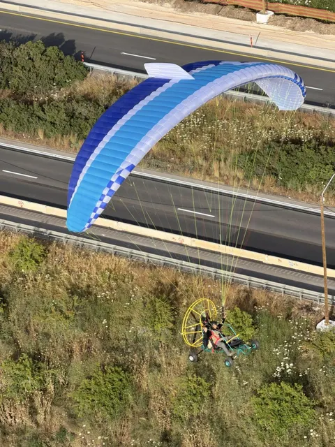 APCO F3 Bi MKII – paramotor wing by APCO Aviation in flight (image 7)