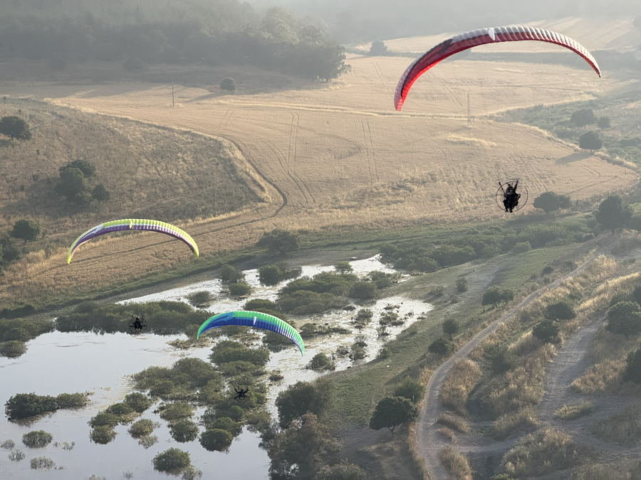 APCO F3 MKII – aile de paramoteur d'APCO Aviation en vol (image 12)