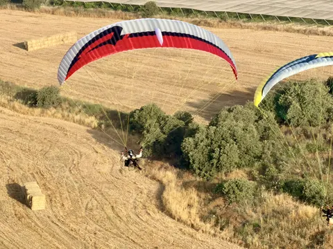 APCO F3 MKII – Motorschirm von APCO Aviation im Flug (Bild 10)