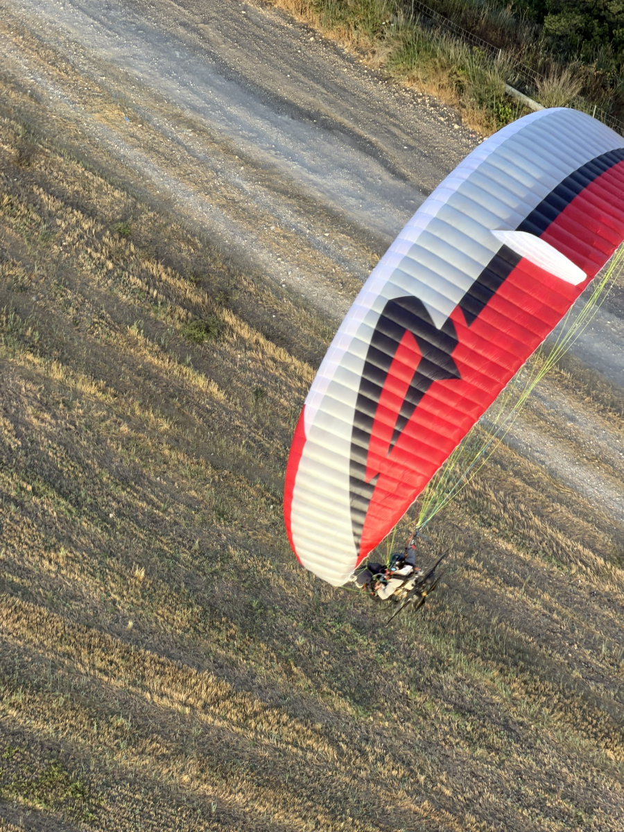 APCO F3 MKII – aile de paramoteur d'APCO Aviation en vol (image 8)