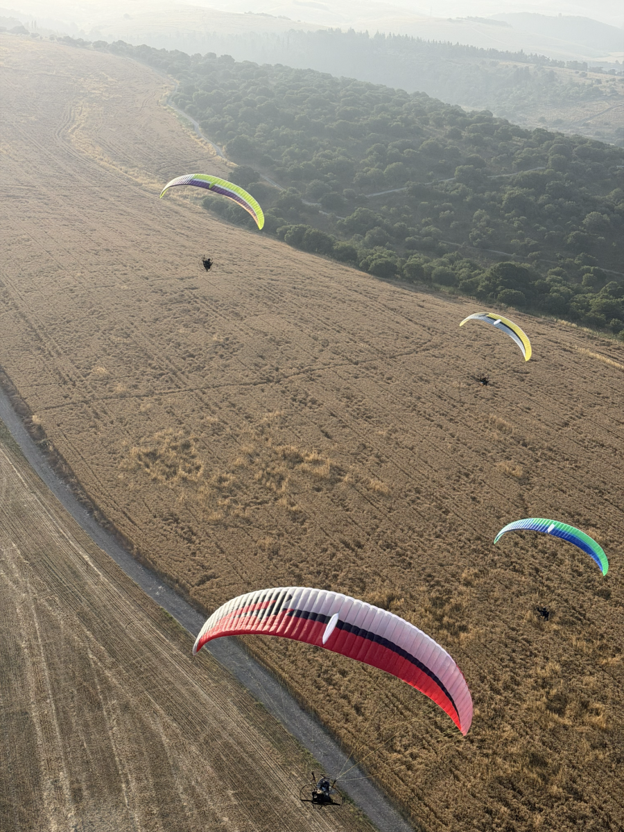 APCO F3 MKII – aile de paramoteur d'APCO Aviation en vol (image 20)