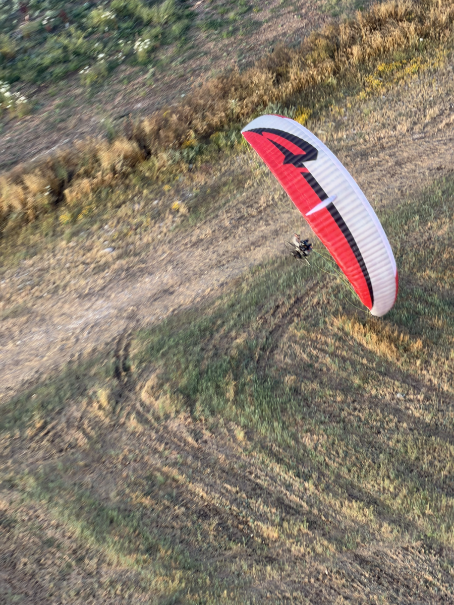 APCO F3 MKII – aile de paramoteur d'APCO Aviation en vol (image 5)