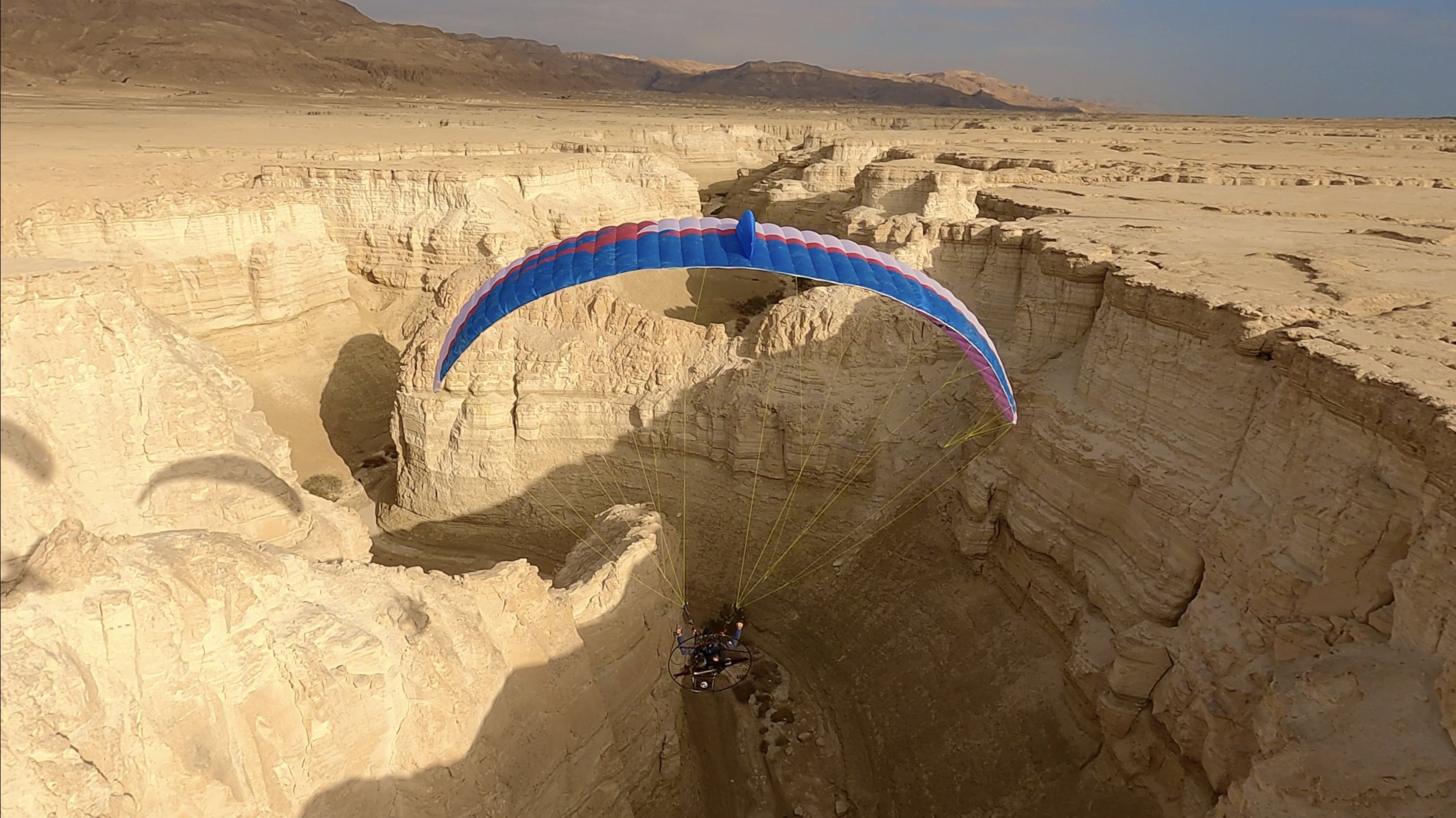 APCO F5 School – aile de paramoteur d'APCO Aviation en vol (image 9)