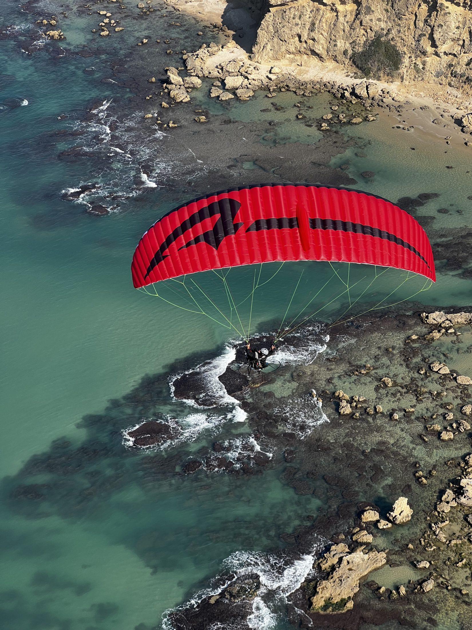APCO F7 – paramotor wing by APCO Aviation in flight (image 6)