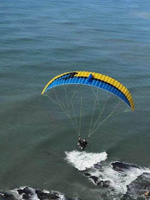 APCO F7 – paramotor wing by APCO Aviation in flight (image 5)