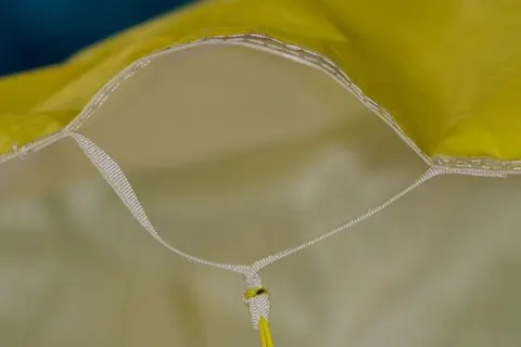 APCO Game MKIII – EN-B paraglider by APCO Aviation in flight (image 17)