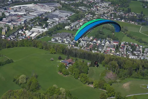 APCO Game MKIII – EN-B paraglider by APCO Aviation in flight (image 12)