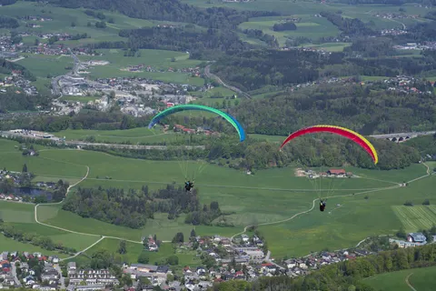 APCO Game MKIII – EN-B paraglider by APCO Aviation in flight (image 3)