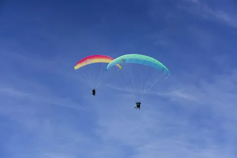 APCO Game MKIII – EN-B paraglider by APCO Aviation in flight (image 4)