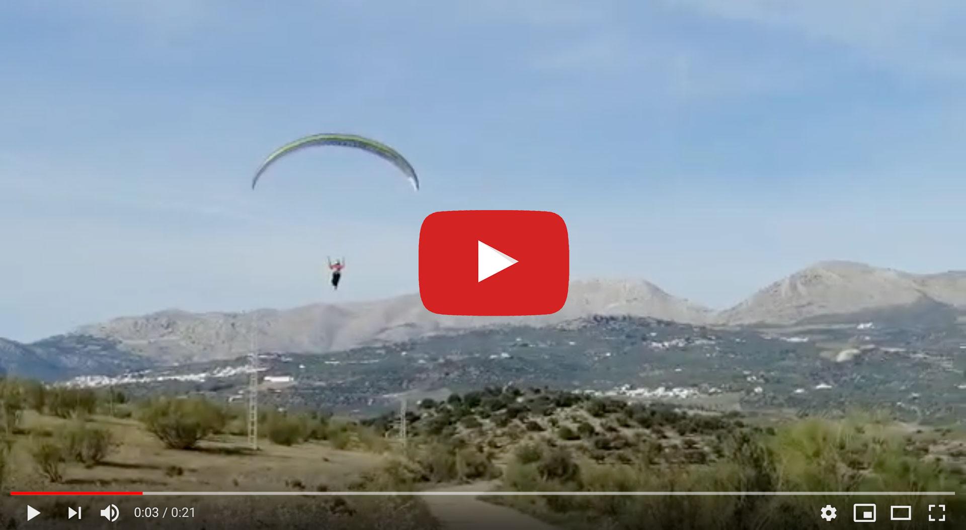 APCO Hybrid Paramotor – EN-B aile de paramoteur d'APCO Aviation en vol (image 10)