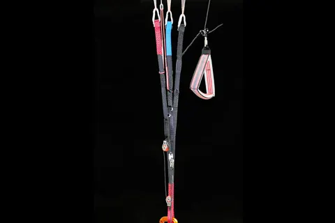 APCO Hybrid Light – EN-B paraglider by APCO Aviation in flight (image 25)