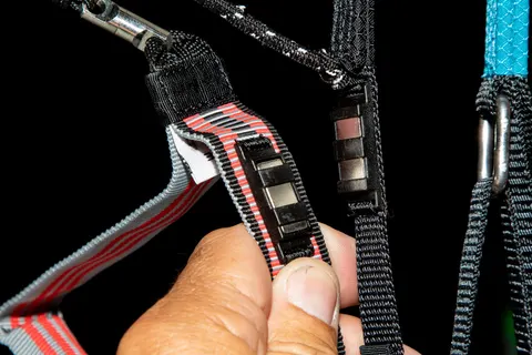 APCO Hybrid Tandem – EN-B paraglider by APCO Aviation in flight (image 13)