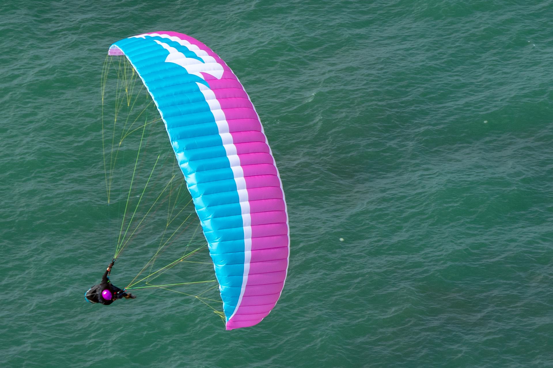 APCO Karisma II Paramotor – EN-A aile de paramoteur d'APCO Aviation en vol (image 9)