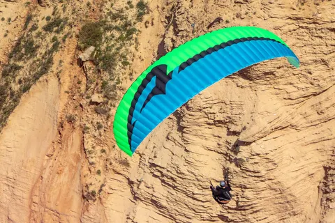 APCO Karisma II Paramotor – EN-A Motorschirm von APCO Aviation im Flug (Bild 8)