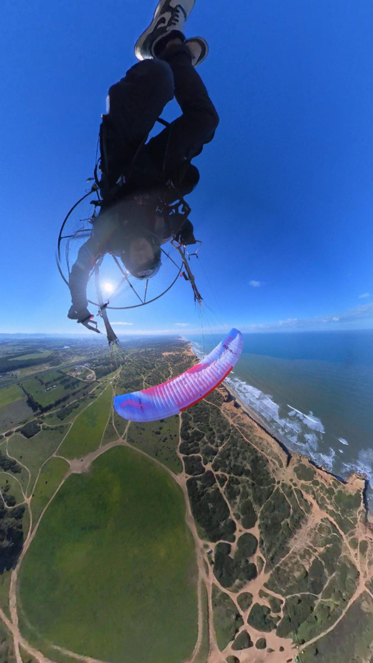 APCO NRG III – paramotor wing by APCO Aviation in flight (image 3)
