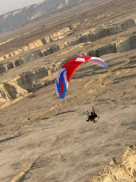 APCO NRG III – paramotor wing by APCO Aviation in flight (image 6)