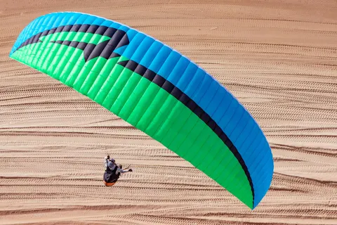 APCO Vista VI – EN-B paraglider by APCO Aviation in flight (image 6)