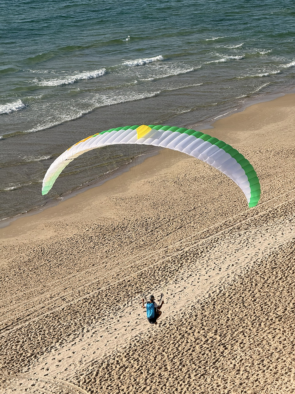 APCO Viva parapente EN-A – virage au-dessus de la plage